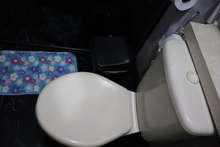 Casa à venda com 250m², 5 quartos e 4 vagasBanheiro Social 02/ Casa 01