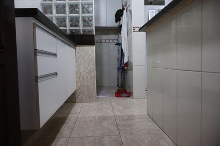 Casa à venda com 250m², 5 quartos e 4 vagasCozinha/ Casa 01