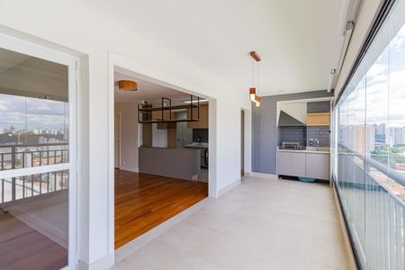 Apartamento para alugar com 113m², 3 quartos e 2 vagasVaranda