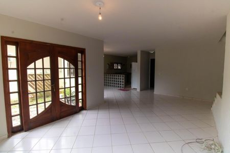 Sala de casa de condomínio para alugar com 3 quartos, 160m² em Várzea das Moças, Niterói