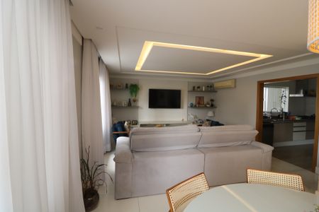 Sala de casa à venda com 3 quartos, 210m² em Vila Lucia, São Paulo