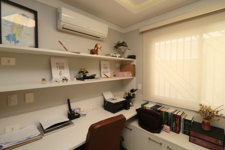 Escritório de casa à venda com 3 quartos, 210m² em Vila Lucia, São Paulo