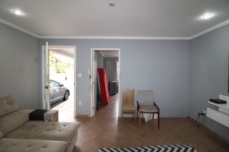 Casa à venda com 170m², 2 quartos e 4 vagasSala