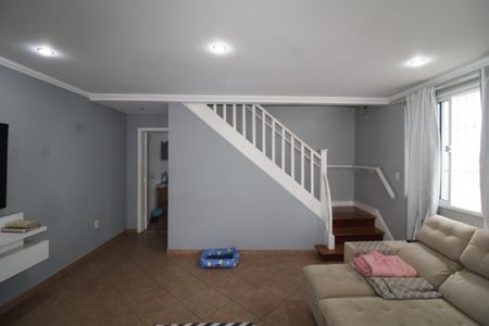 Casa à venda com 170m², 2 quartos e 4 vagasSala