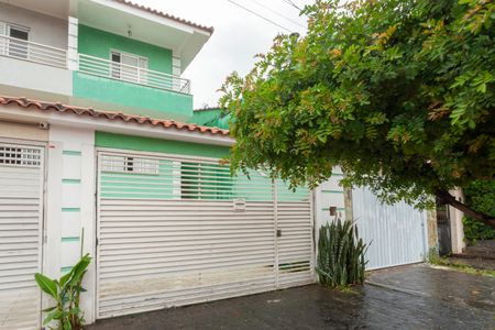 Casa à venda com 136m², 3 quartos e 2 vagasFachada