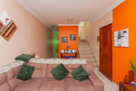 Casa à venda com 136m², 3 quartos e 2 vagasSala