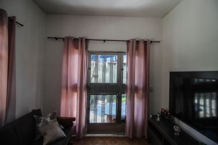 Sala de casa para alugar com 4 quartos, 190m² em Bnh, Mesquita