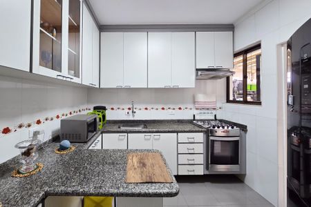 Apartamento para alugar com 100m², 2 quartos e 2 vagas Apartamento para alugar com 100m², 2 quartos e 2 vagasCozinha