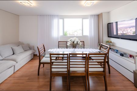 Sala de apartamento à venda com 2 quartos, 55m² em Padre Eustáquio, Belo Horizonte