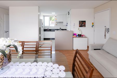 Sala de apartamento à venda com 2 quartos, 55m² em Padre Eustáquio, Belo Horizonte