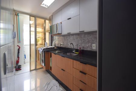 Apartamento para alugar com 96m², 3 quartos e 2 vagas Apartamento para alugar com 96m², 3 quartos e 2 vagasCozinha e Área de Serviço