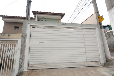 Casa para alugar com 80m², 2 quartos e 2 vagas Casa para alugar com 80m², 2 quartos e 2 vagasFachada