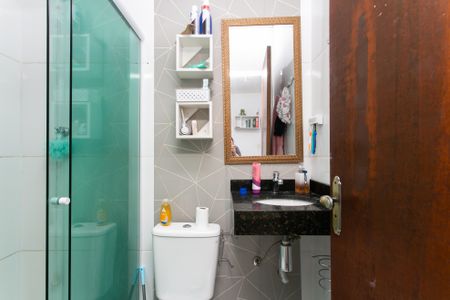 Casa para alugar com 80m², 2 quartos e 2 vagas Casa para alugar com 80m², 2 quartos e 2 vagasBanheiro da Suíte 1