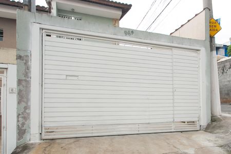 Casa para alugar com 80m², 2 quartos e 2 vagas Casa para alugar com 80m², 2 quartos e 2 vagasFachada