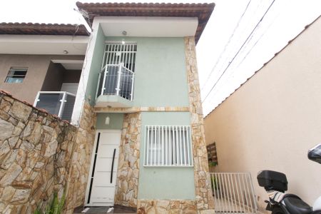 Casa para alugar com 80m², 2 quartos e 2 vagas Casa para alugar com 80m², 2 quartos e 2 vagasFachada