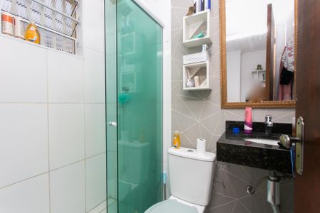 Casa para alugar com 80m², 2 quartos e 2 vagas Casa para alugar com 80m², 2 quartos e 2 vagasBanheiro da Suíte 1