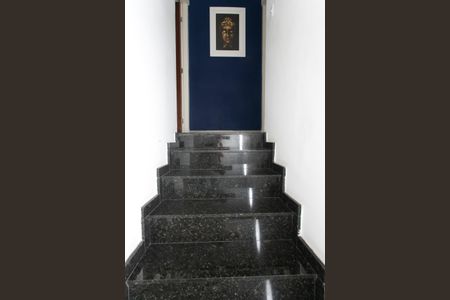 Casa para alugar com 80m², 2 quartos e 2 vagas Casa para alugar com 80m², 2 quartos e 2 vagasEscada