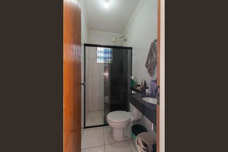 Casa para alugar com 80m², 2 quartos e 2 vagas Casa para alugar com 80m², 2 quartos e 2 vagasBanheiro da Suíte 2