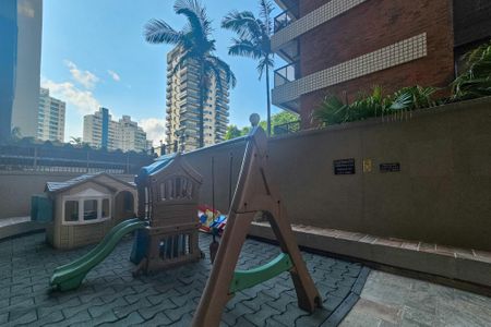 Apartamento para alugar com 150m², 4 quartos e 1 vaga