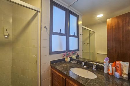 Apartamento para alugar com 150m², 4 quartos e 1 vaga