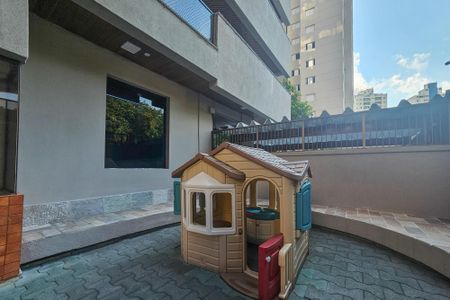 Apartamento para alugar com 150m², 4 quartos e 1 vaga