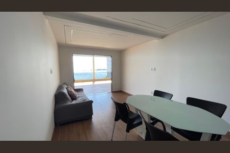 Sala de casa para alugar com 2 quartos, 350m² em Praia da Bandeira, Rio de Janeiro