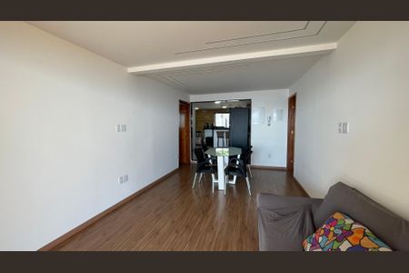 Sala de casa para alugar com 2 quartos, 350m² em Praia da Bandeira, Rio de Janeiro