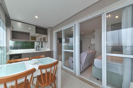 Apartamento para alugar com 33m², 1 quarto e 1 vaga Apartamento para alugar com 33m², 1 quarto e 1 vagaVaranda