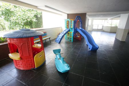 Apartamento para alugar com 92m², 3 quartos e 1 vagaÁrea comum - Playground