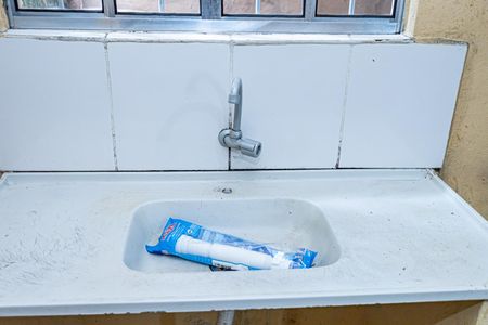 Cozinha de casa para alugar com 1 quarto, 40m² em Jardim Bandeirantes, São Paulo