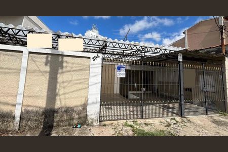 Casa à venda com 316m², 4 quartos e 3 vagasFachada 