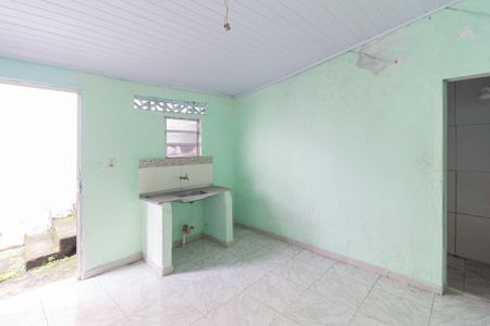 Cozinha de casa para alugar com 1 quarto, 50m² em Jardim Angela Maria, Carapicuíba