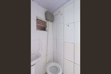 Banheiro de casa para alugar com 1 quarto, 50m² em Jardim Angela Maria, Carapicuíba