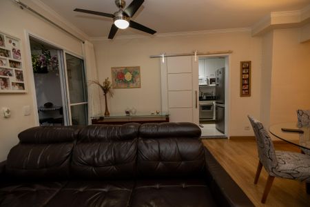 Sala de apartamento à venda com 2 quartos, 73m² em Jardim Tupanci, Barueri