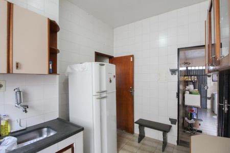 Casa à venda com 225m², 4 quartos e 6 vagas Casa à venda com 225m², 4 quartos e 6 vagasCozinha