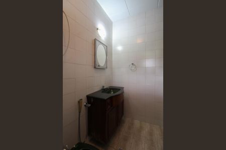 Casa à venda com 225m², 4 quartos e 6 vagas Casa à venda com 225m², 4 quartos e 6 vagasBanheiro da Suíte