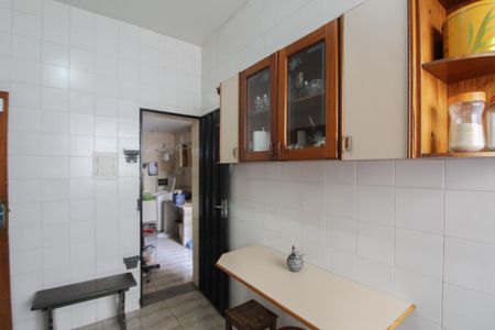 Casa à venda com 225m², 4 quartos e 6 vagas Casa à venda com 225m², 4 quartos e 6 vagasCozinha