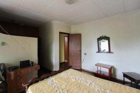 Casa à venda com 225m², 4 quartos e 6 vagas Casa à venda com 225m², 4 quartos e 6 vagasSuíte