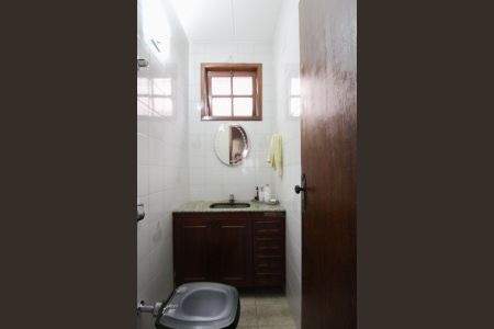 Casa à venda com 225m², 4 quartos e 6 vagas Casa à venda com 225m², 4 quartos e 6 vagasLavabo