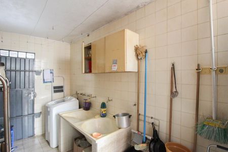 Casa à venda com 225m², 4 quartos e 6 vagas Casa à venda com 225m², 4 quartos e 6 vagasÁrea de Serviço