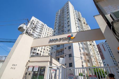 Apartamento para alugar com 57m², 3 quartos e 1 vaga Apartamento para alugar com 57m², 3 quartos e 1 vagaFachada