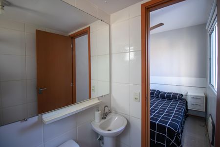 Apartamento para alugar com 57m², 3 quartos e 1 vaga Apartamento para alugar com 57m², 3 quartos e 1 vagaBanheiro da Suíte