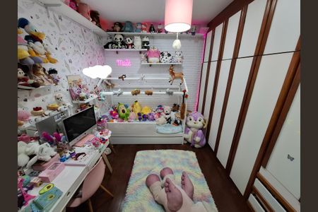 Casa à venda com 650m², 5 quartos e 3 vagas Casa à venda com 650m², 5 quartos e 3 vagasQuarto 3