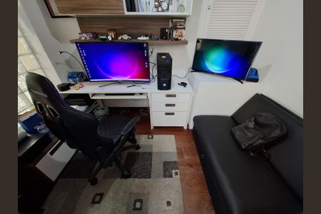 Casa à venda com 650m², 5 quartos e 3 vagas Casa à venda com 650m², 5 quartos e 3 vagasEscritório