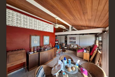 Casa à venda com 650m², 5 quartos e 3 vagas Casa à venda com 650m², 5 quartos e 3 vagasSala 2