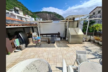 Casa à venda com 650m², 5 quartos e 3 vagas Casa à venda com 650m², 5 quartos e 3 vagasÁrea externa