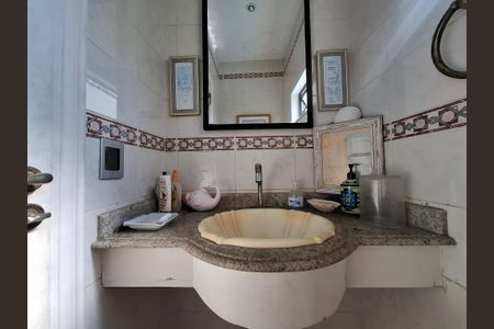 Casa à venda com 650m², 5 quartos e 3 vagasBanheiro 3