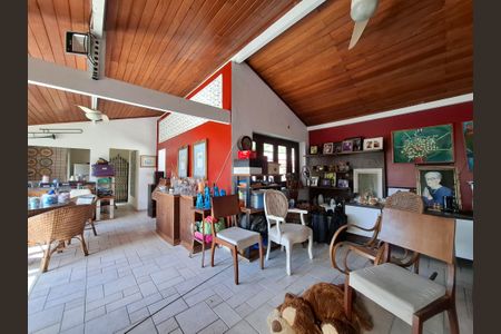 Casa à venda com 650m², 5 quartos e 3 vagas Casa à venda com 650m², 5 quartos e 3 vagasSala 2