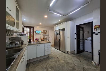 Casa à venda com 650m², 5 quartos e 3 vagasCozinha 