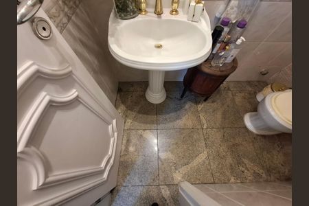 Casa à venda com 650m², 5 quartos e 3 vagasLavabo 